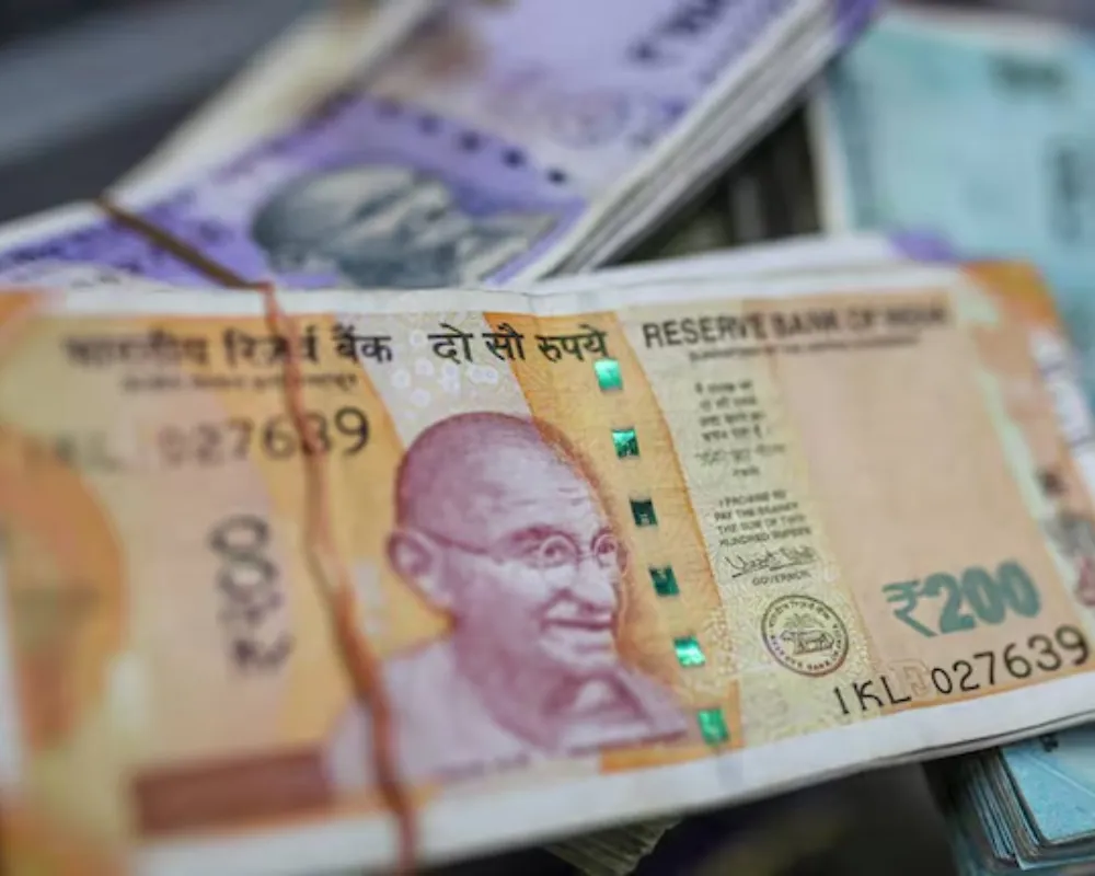 Rupee Hits 4-Month Low Amid Trump Tariffs