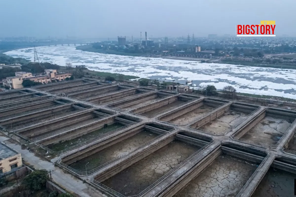 Ammonia & Repairs: Why Delhi Is Facing a "Double Whammy"